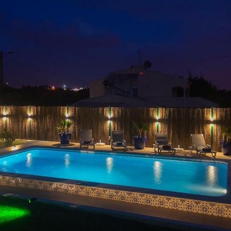 Villa Yvonne,Private Pool,Private Parking 1,7 Km From The Beatch Albufeira Exteriör bild