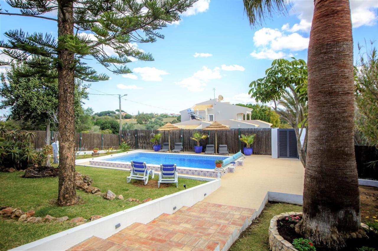 Villa Yvonne,Private Pool,Private Parking 1,7 Km From The Beatch Albufeira Exteriör bild