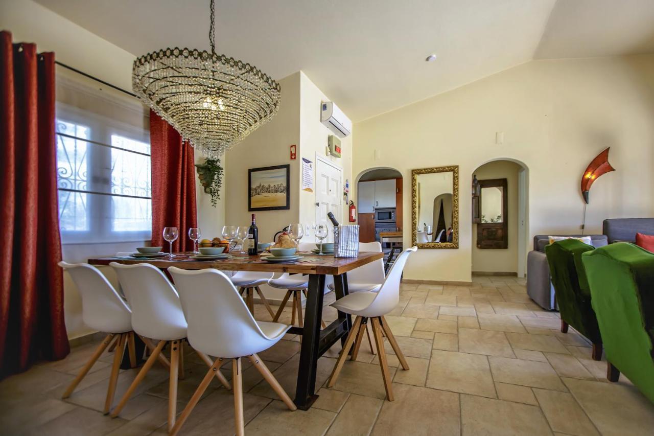 Villa Yvonne,Private Pool,Private Parking 1,7 Km From The Beatch Albufeira Exteriör bild