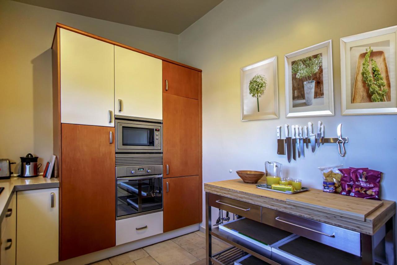 Villa Yvonne,Private Pool,Private Parking 1,7 Km From The Beatch Albufeira Exteriör bild