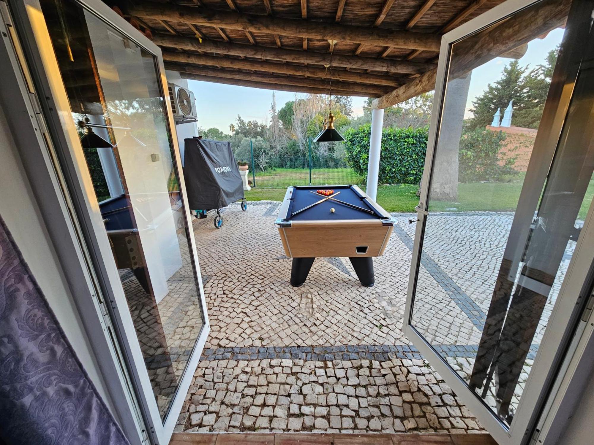 Villa Yvonne,Private Pool,Private Parking 1,7 Km From The Beatch Albufeira Exteriör bild