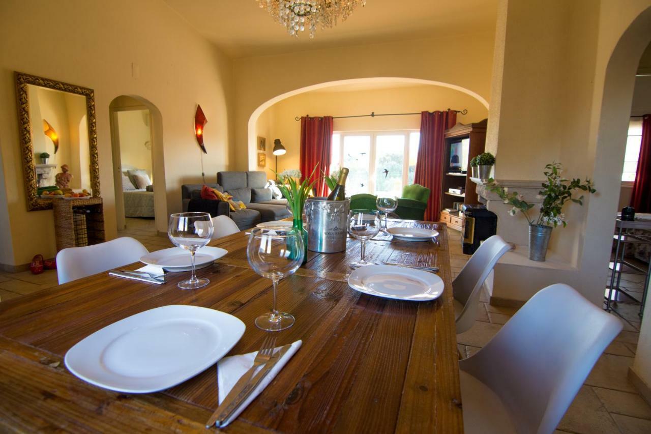 Villa Yvonne,Private Pool,Private Parking 1,7 Km From The Beatch Albufeira Exteriör bild