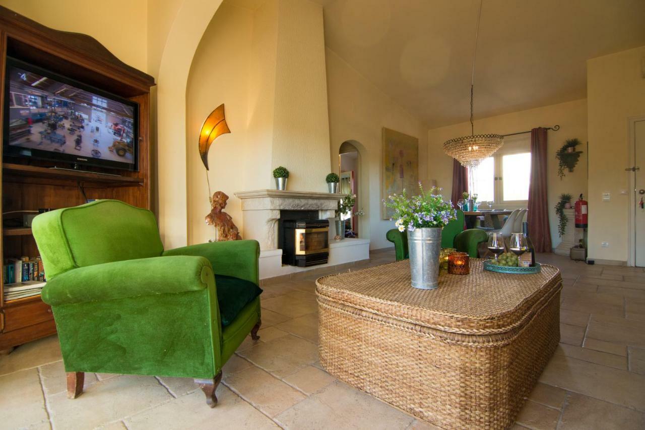 Villa Yvonne,Private Pool,Private Parking 1,7 Km From The Beatch Albufeira Exteriör bild